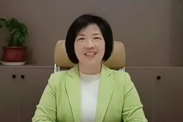 周周聊網(wǎng)站，網(wǎng)站建設(shè)域名怎么選擇？